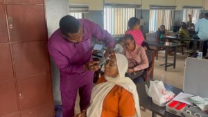 Gwajin ido ya gano cutar presbyopia mai tsanani tsakanin ‘yan jaridar NAN – Likitan ido